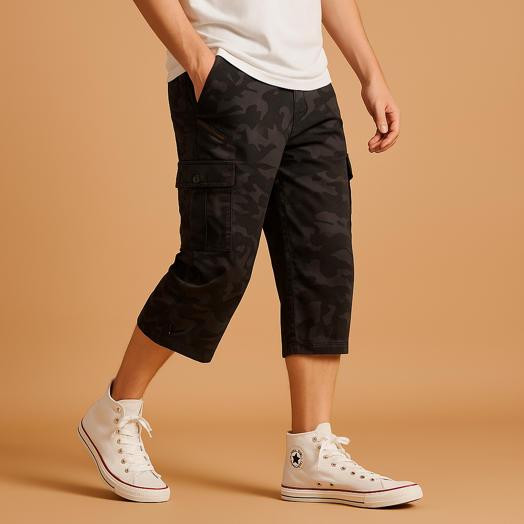 Lange katoenen cargo short voor heren in ademend materiaal met meerdere zakken, ideaal voor zomerse outdoor activiteiten of casual outfits.