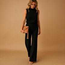 Dames jumpsuit met ronde hals, middentaille en wijde pijpen, ideaal voor werk, avondjes uit en elegante gelegenheden.