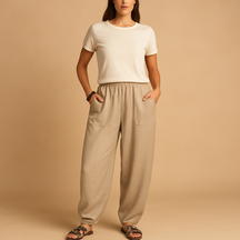 Zomerbroek voor dames met hoge taille, losse pasvorm en boho design, ideaal voor zomerse dagen en ontspannen outfits.