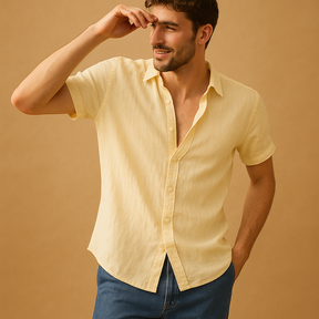 Zomers herenoverhemd met korte mouwen, luchtige pasvorm en casual design voor warme dagen en ontspannen gelegenheden.