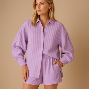 Luchtige dames set met blouse en shorts in zomerse stijl, perfect voor strand, thuis of casual gelegenheden