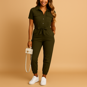 Dames jumpsuit met getailleerde pasvorm en knoopsluiting, perfect voor werk, brunch of een avondje uit