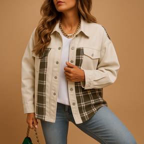 Geruite denim-look jas voor dames met losse pasvorm en zachte stof. Ideaal voor casual layering en semi-formele outfits in elk seizoen.
