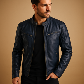 Tijdloze heren tussenjas met comfortabele pasvorm, ideaal voor tussenweer en zowel casual als formele outfits.