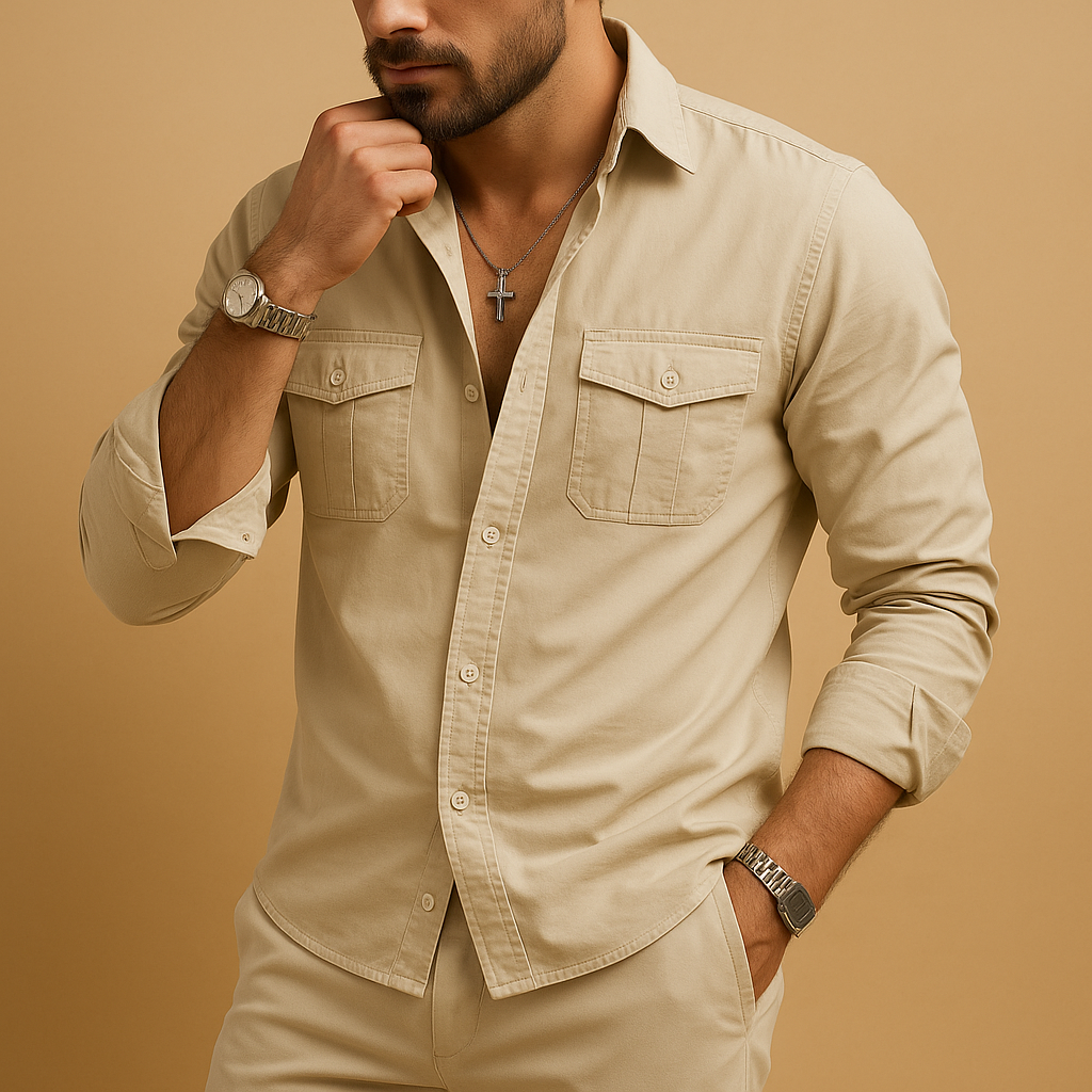 Klassiek herenoverhemd met reverskraag en borstzak, geschikt voor zowel formele als casual outfits, met comfortabele pasvorm.