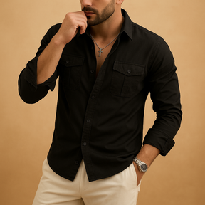 Klassiek herenoverhemd met reverskraag en borstzak, geschikt voor zowel formele als casual outfits, met comfortabele pasvorm.