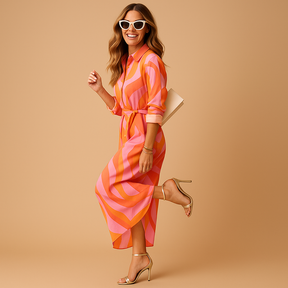 Lichte dames zomerjurk met kleurrijk patroon en comfortabele pasvorm, ideaal voor strand, feestjes en zomerse uitjes