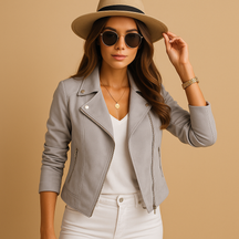 Korte zomerjas voor dames van licht en ademend materiaal met moderne snit, ideaal voor dagelijks gebruik, reizen en smart casual outfits.