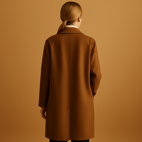 Lange elegante winterjas voor dames met tijdloos silhouet. Warm en veelzijdig, ideaal voor formele gelegenheden en dagelijks gebruik.