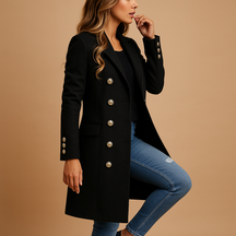 Lange trenchcoat met ceintuur voor dames in zwart of geel. Tijdloos design met dubbele knopenrij en tailleaccent. Perfect voor elke gelegenheid.