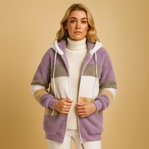 Lange winterjas voor dames met zachte textuur en elegante pasvorm, ideaal voor koude dagen, dagelijkse outfits en stijlvolle winterse looks.