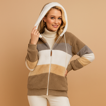 Lange winterjas voor dames met zachte textuur en elegante pasvorm, ideaal voor koude dagen, dagelijkse outfits en stijlvolle winterse looks.