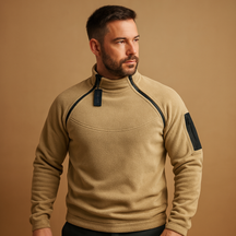 Lichte heren trui met ronde hals, zachte en flexibele stof, regular fit en minimalistisch design. Perfect voor dagelijks gebruik in alle seizoenen.
