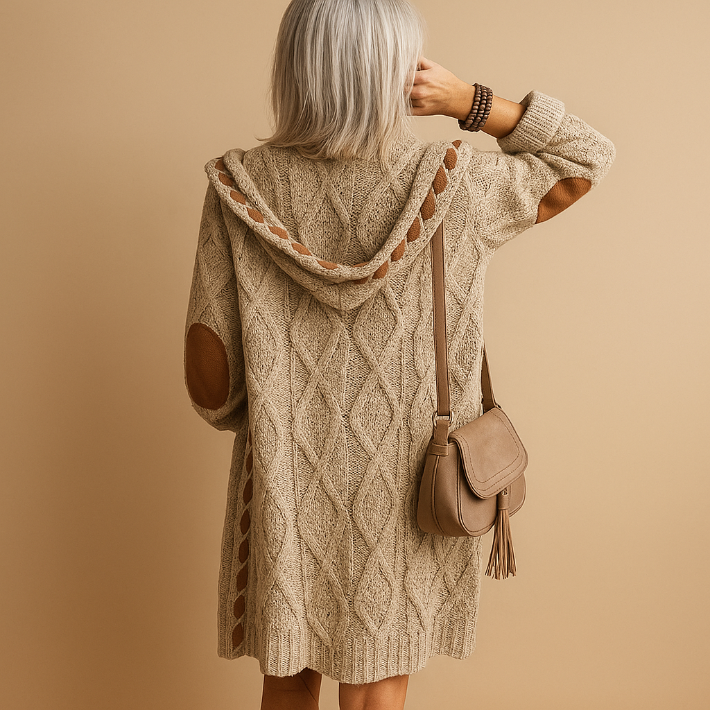 Lichtgewicht gebreid vest voor dames met lange mouwen en capuchon, ideaal voor koel weer en casual tot semi-formele looks.