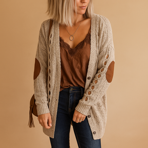 Lichtgewicht gebreid vest voor dames met lange mouwen en capuchon, ideaal voor koel weer en casual tot semi-formele looks.
