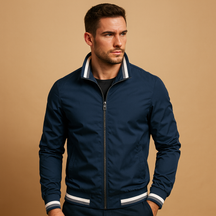 Lichtgewicht zomerjack voor heren, ademend en comfortabel, ideaal voor warme dagen en veelzijdig te combineren met casual of formele outfits.