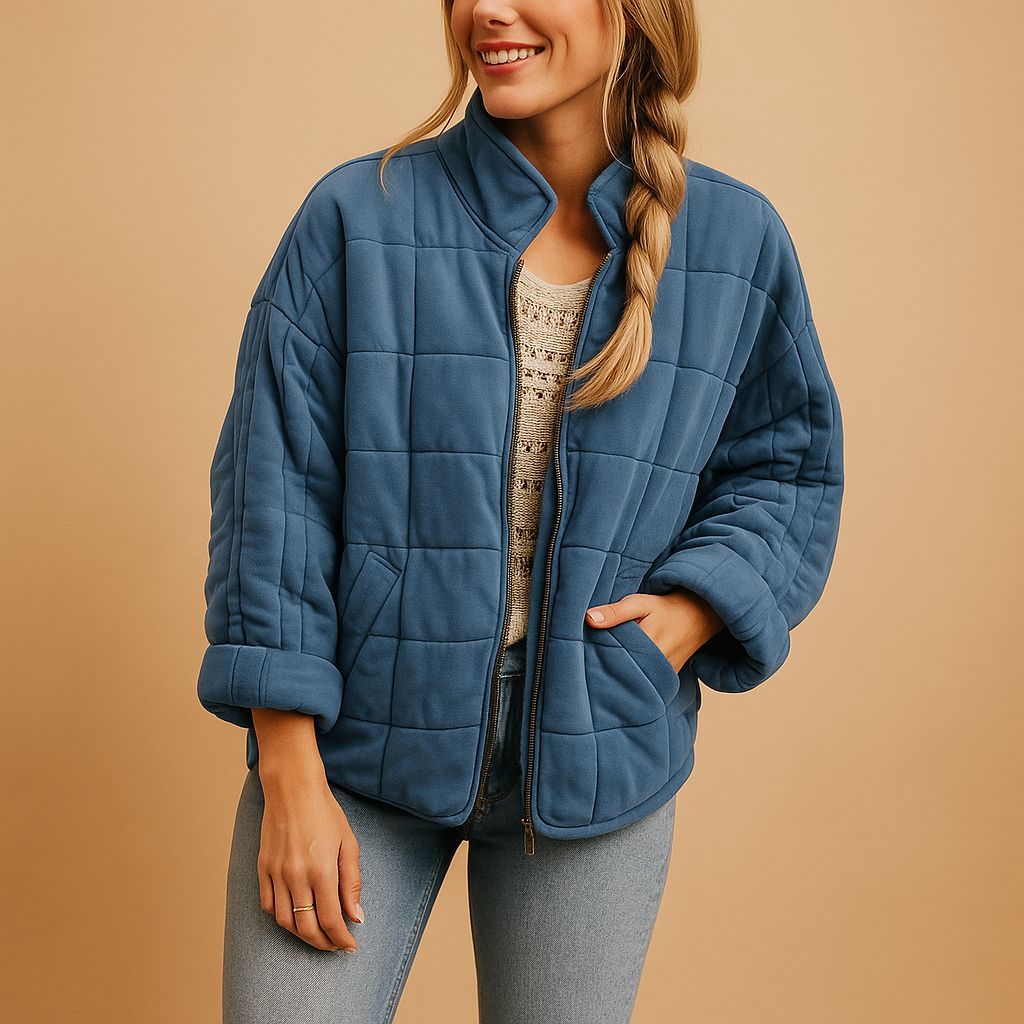Lichtgewicht zomerjas voor dames met praktische zakken en zachte ademende stof. Perfect voor frisse zomerdagen en veelzijdige seizoenslooks.