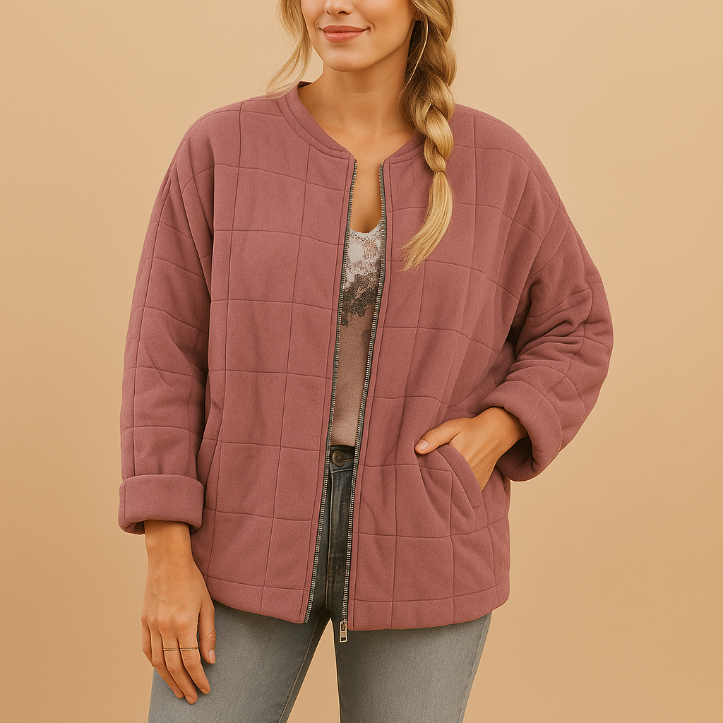 Lichtgewicht zomerjas voor dames met praktische zakken en zachte ademende stof. Perfect voor frisse zomerdagen en veelzijdige seizoenslooks.