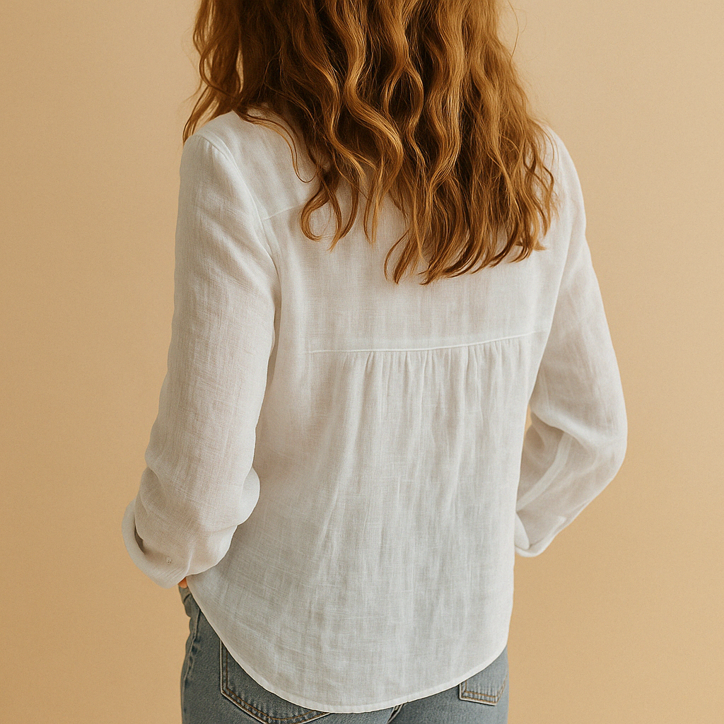 Casual damesblouse met luchtige, ademende stof en losvallende pasvorm – ideaal voor herfstoutfits en laagdrempelige stylingmomenten