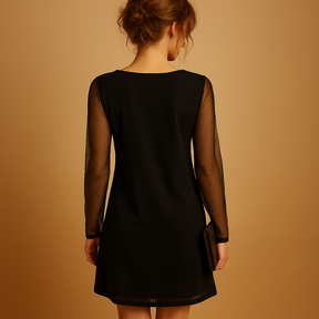 Zwarte dames mini-jurk met V-hals en lange mouwen, ideaal voor casual chique stijl en feestelijke gelegenheden
