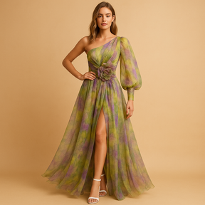 Stijlvolle one-shoulder strandjurk voor dames met asymmetrisch ontwerp en elegante split, ideaal voor zomeravonden en strandfeesten.