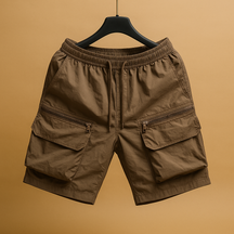 Oversized heren cargo shorts van sneldrogend nylon met meerdere zakken, perfect voor een luchtige en functionele zomeroutfit.