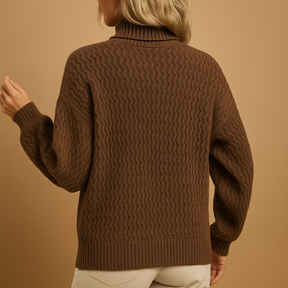Stijlvolle coltrui gebreide trui voor dames in zachte abrikoos- en koffietinten, ideaal voor casual en formele looks.