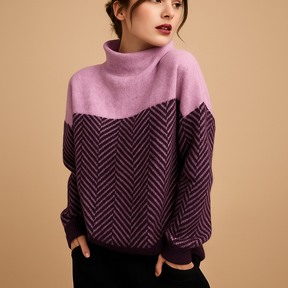 Zachte gebreide damestrui met uniek visgraatpatroon en hoge halslijn, perfect voor casual, werk- en laagjeslooks in elk seizoen.
