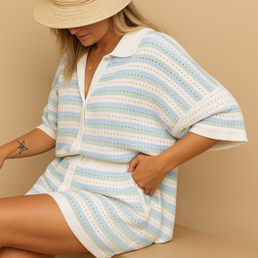Dames zomerset met gestreepte blouse met knopen en high waist short, ideaal voor lente en zomer